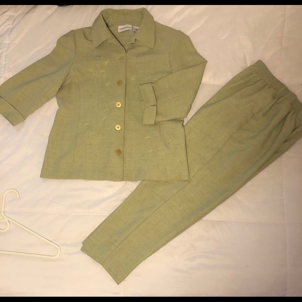 Alfred Dunner beaded Pantsuit Buy One Alfred Dunner Get another for FREE!!!!!